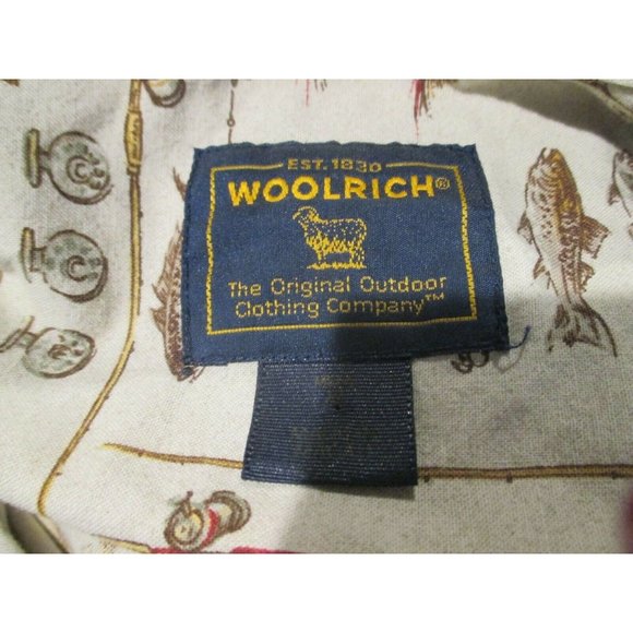 Woolrich Size M Men's Short Sleeve Button Front Vintage Shirt w/ Fishing & Lures - Picture 5 of 5